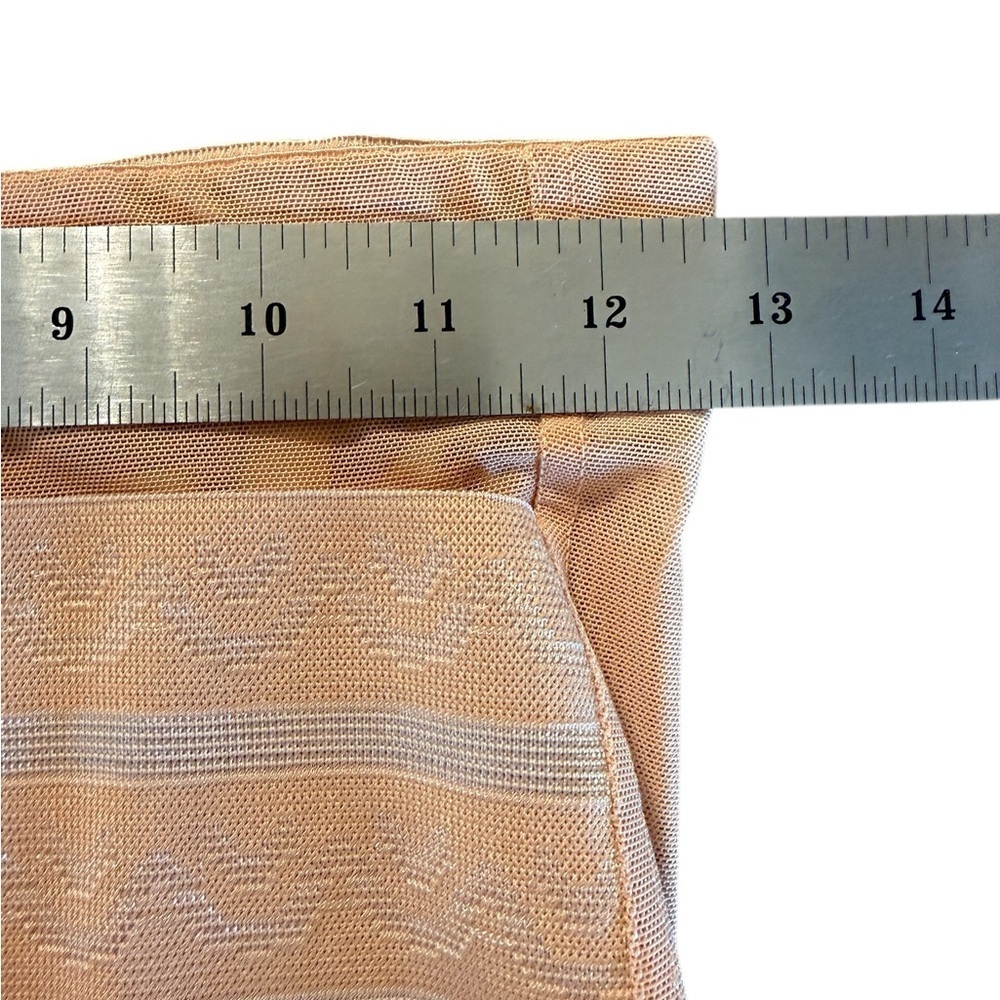 Shapewear in Apricot XXL Tummy Control Front Adjustable Hooks NWOT High Waisted - Picture 8 of 10
